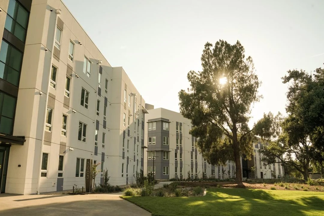 UC Davis klättrar Orchard Park exterior